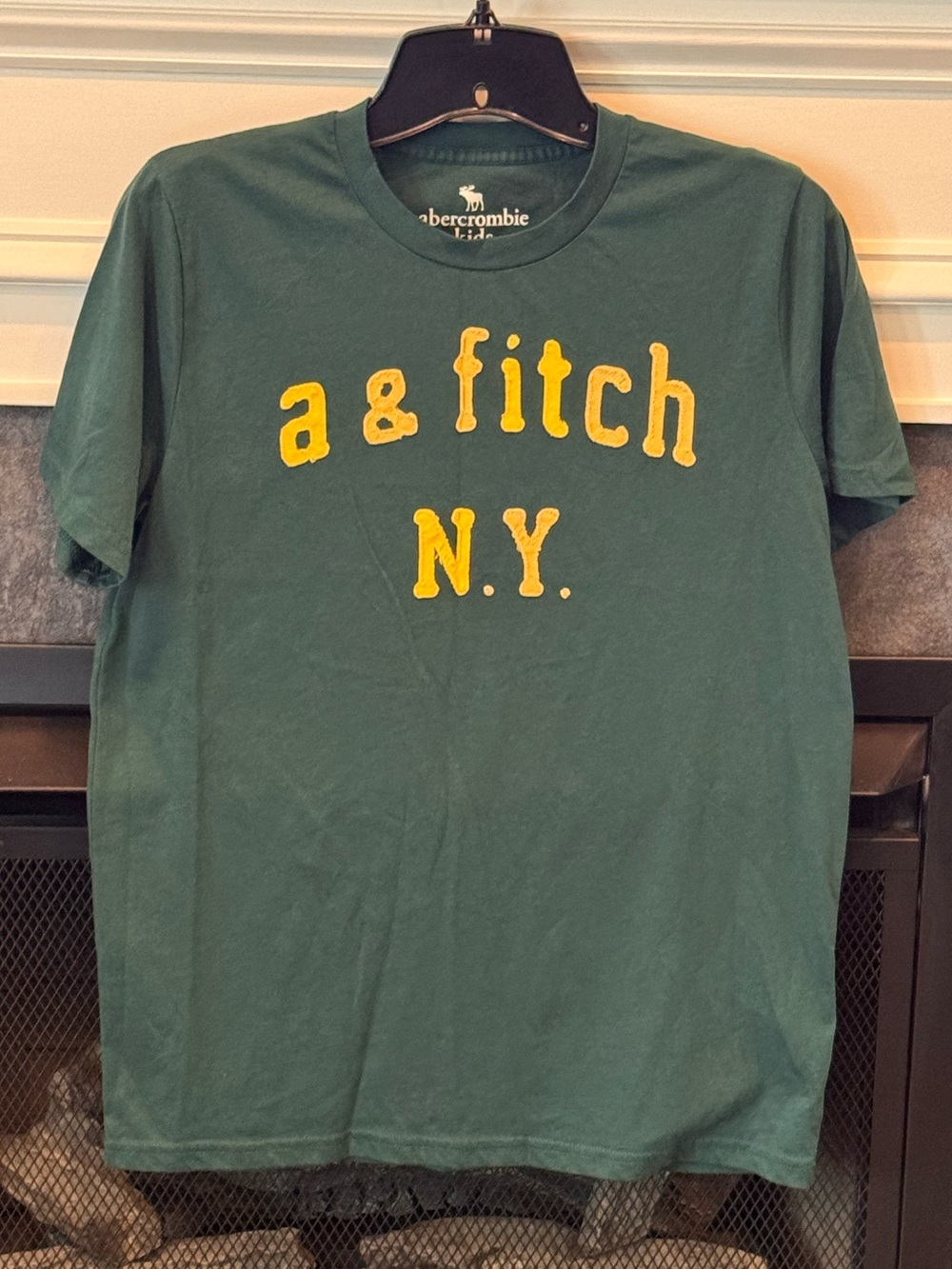 Abercrombie Kids Boys Dark Green Appliqué T-Shirt